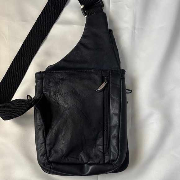 Travelon Luggage Anti-Theft Bag Tan 3 Zippered Compartments - Picture 6 of 8